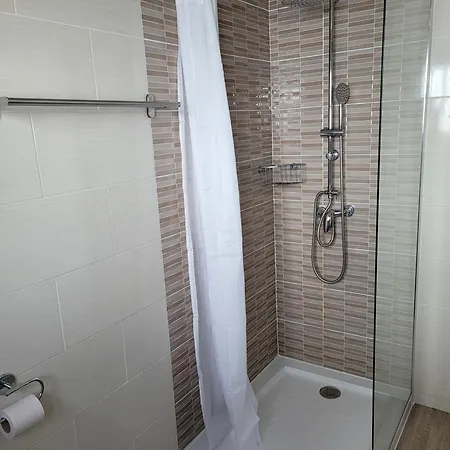 25 Apartment *